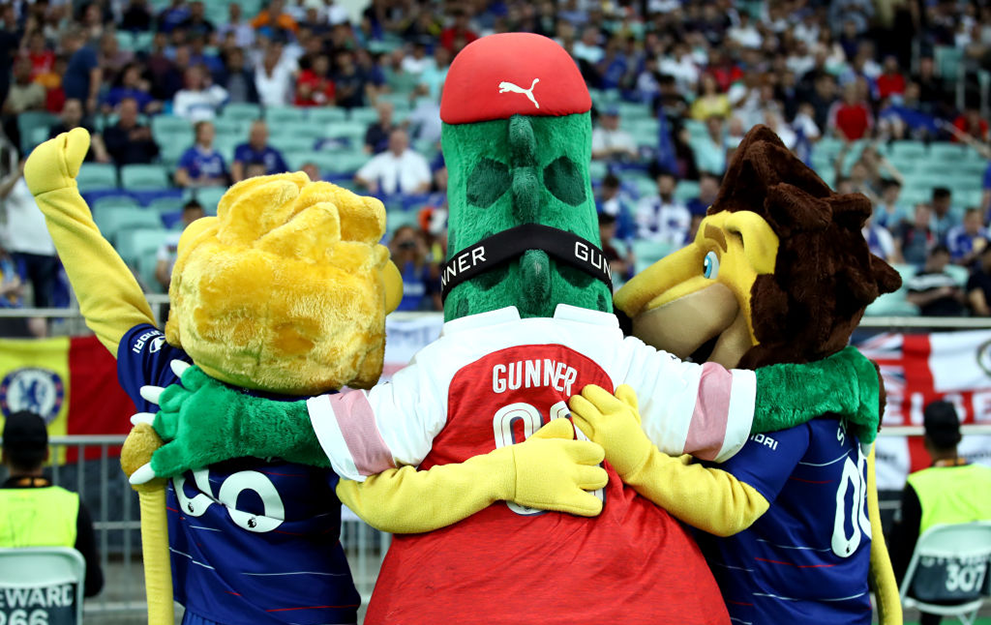 Gunnersaurus and Chelsea mascots