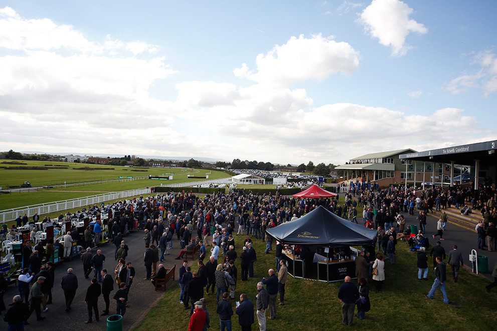 Hereford-races-general-view