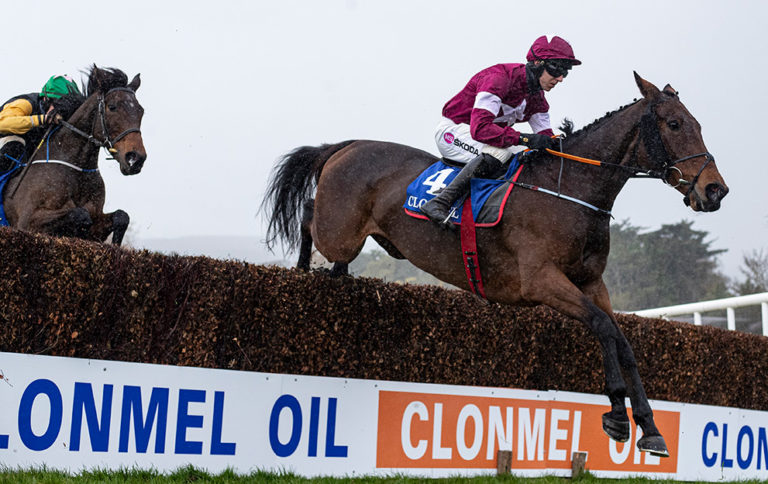 Clonmel-Racecourse-Ireland-Jumps-racing