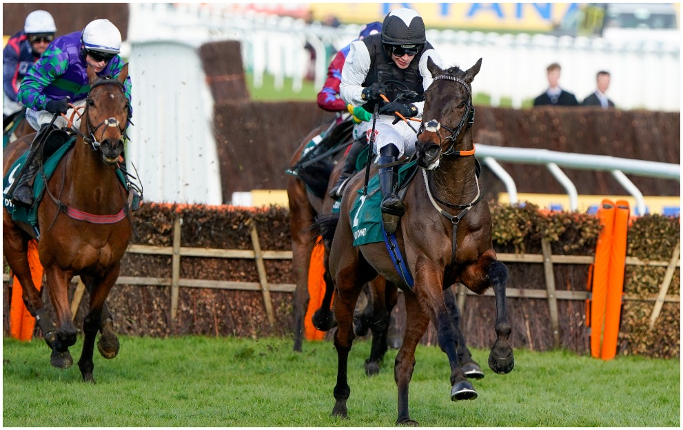 Flooring Porter wins the Paddy Power Stayers' Hurdle