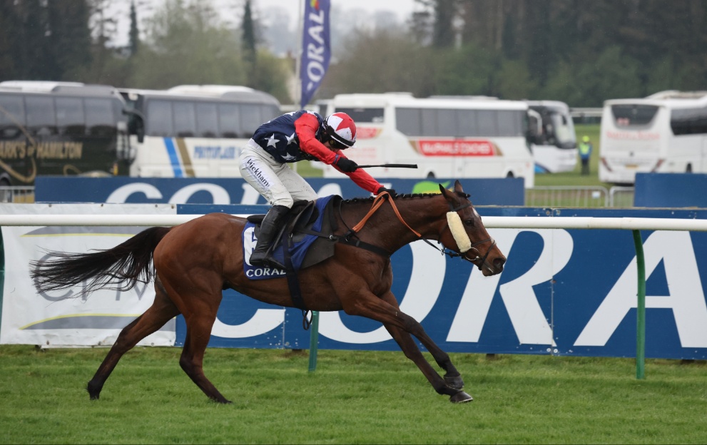 Kitty's Light wins the Scottish Grand National