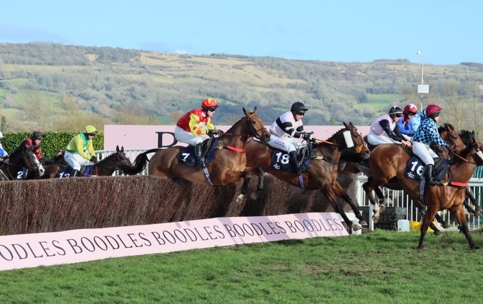 When is the Festival Hunters' Chase? Cheltenham date, time, runners