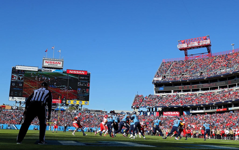 NASHVILLE, TENNESSEE - NOVEMBER 10: Quarterback Ryan Tannehill #17 of the Tennessee Titans hands off to running back Derrick Henry #22 of the Tennessee Titans against the Kansas City Chiefs in the second quarter at Nissan Stadium on November 10, 2019 in Nashville, Tennessee. (Photo by Brett Carlsen/Getty Images)