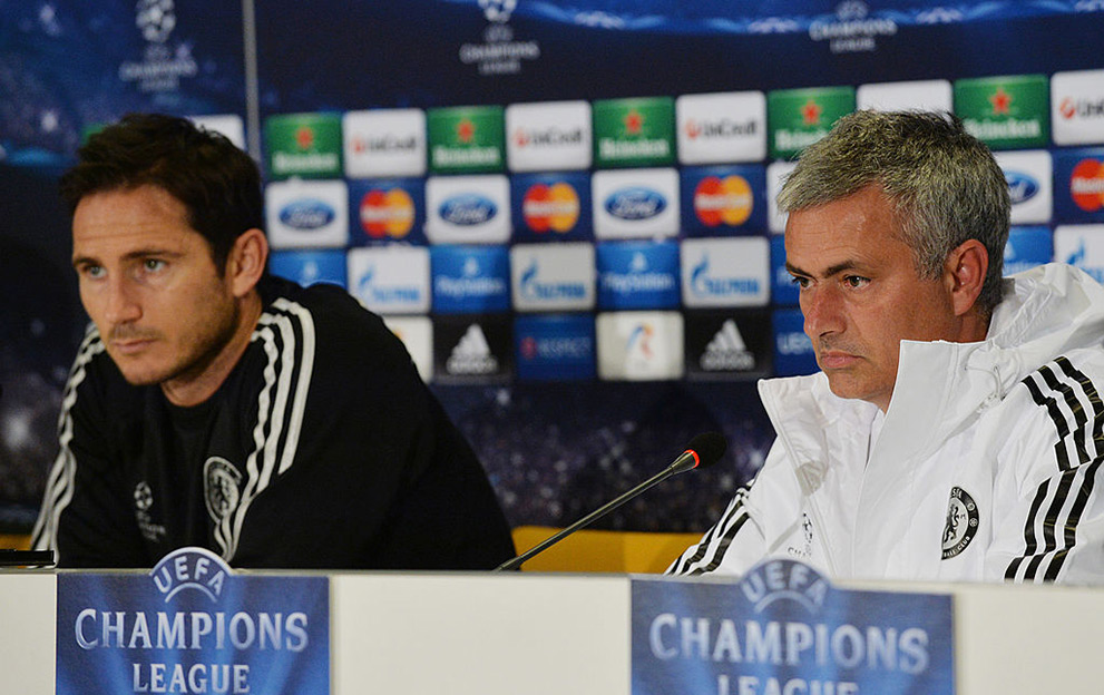 Chelsea's Portuguese manager Jose Mourinho (R) and midfielder Frank Lampard address a press conference on the eve of the UEFA Champions League Group E football match Steaua Bucharest vs Chelsea FC at National Arena Stadium in Bucharest, Romania on September 30, 2013. AFP PHOTO / DANIEL MIHAILESCU (Photo credit should read DANIEL MIHAILESCU/AFP via Getty Images)