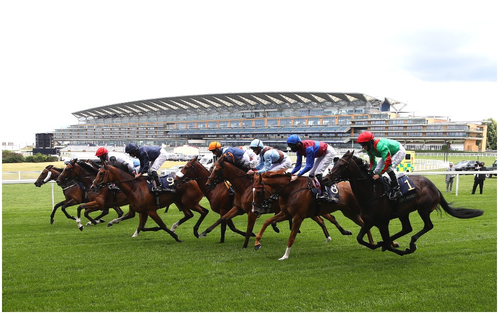 Horses racing at Royal Ascot
