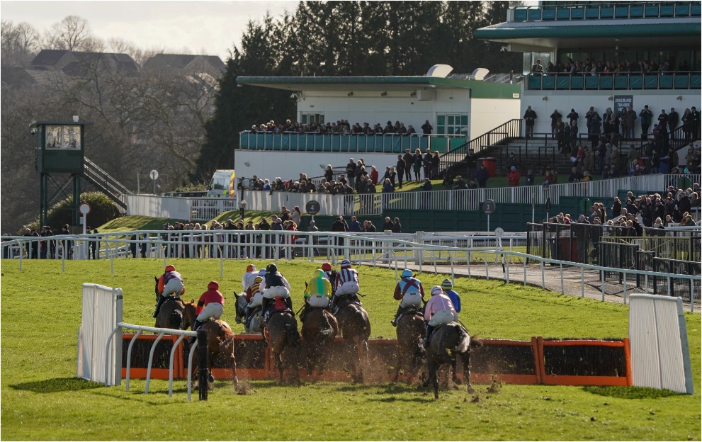 Persian War Novices' Hurdle tips & runners guide to Chepstow 2.10