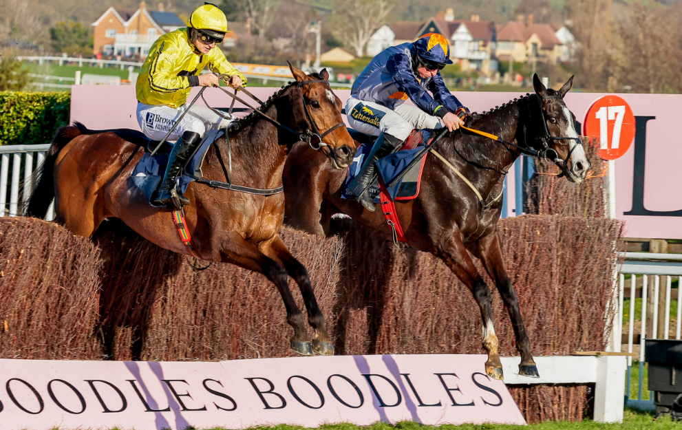 Billaway wins the St James' Place Festival Hunters' Chase