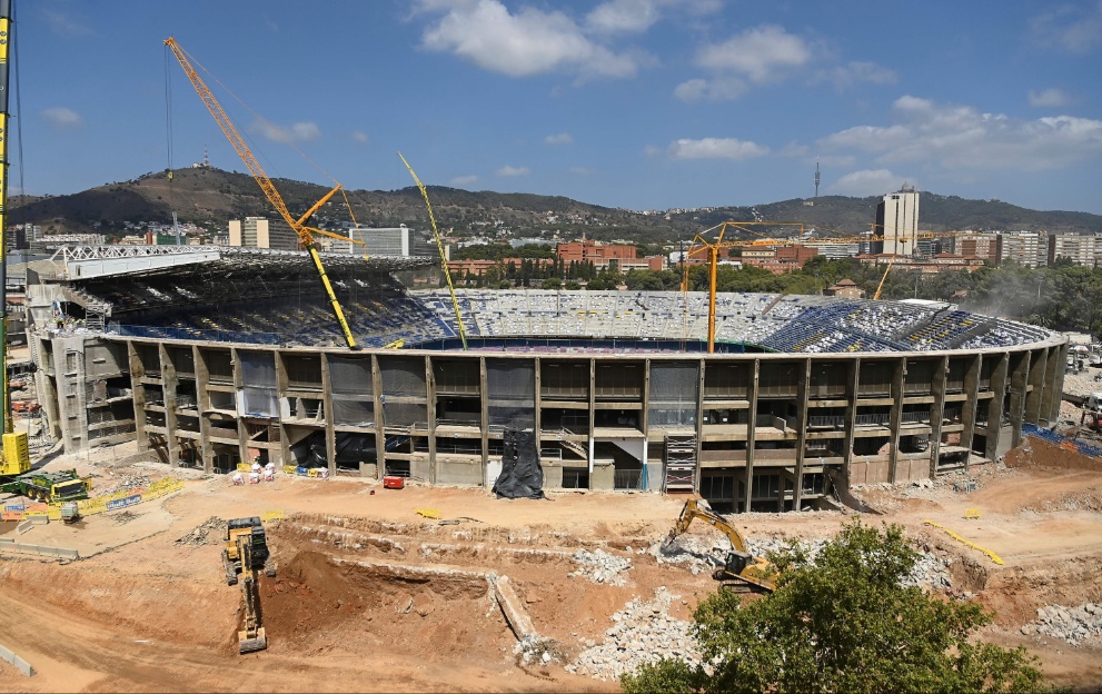 Diggers working on the Nou Camp renovation
